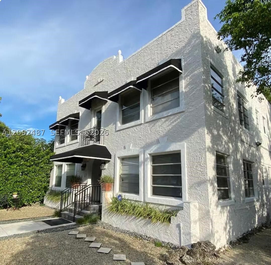 Property Photo:  1661 SW 13th St 3  FL 33145 