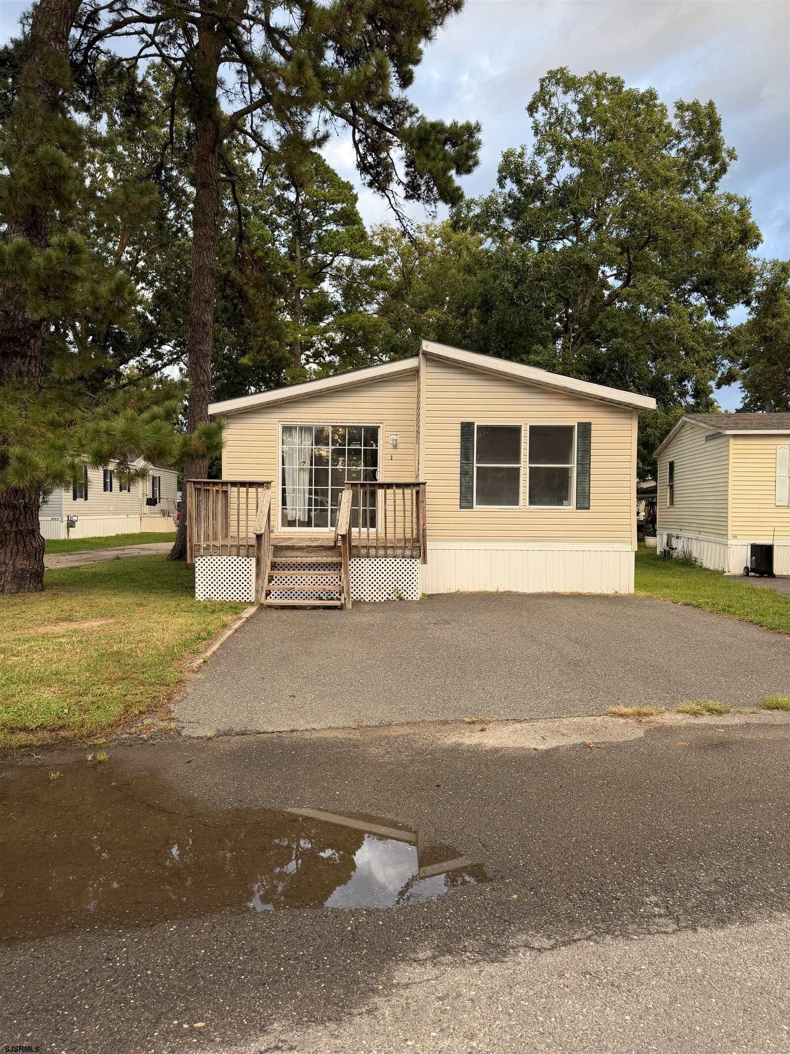 Property Photo:  275 W Park Ave  NJ 08215 