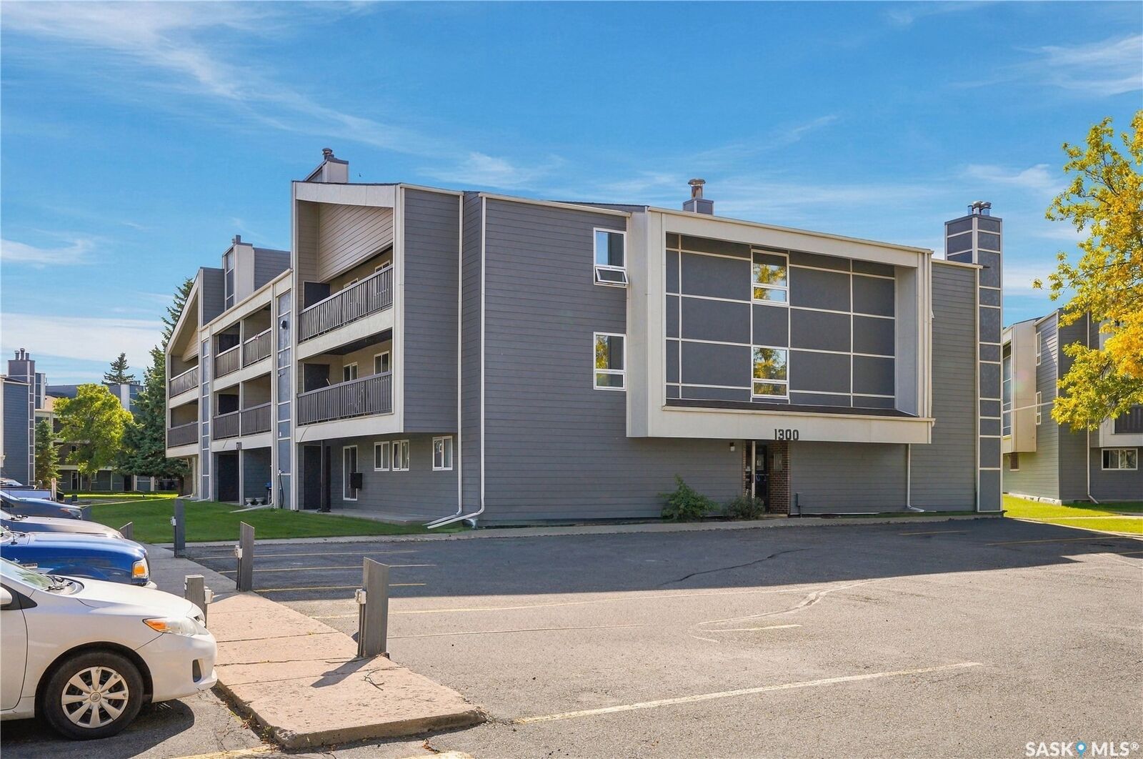 Property Photo: 425 115th Street E 1321 SK S7N 2E5