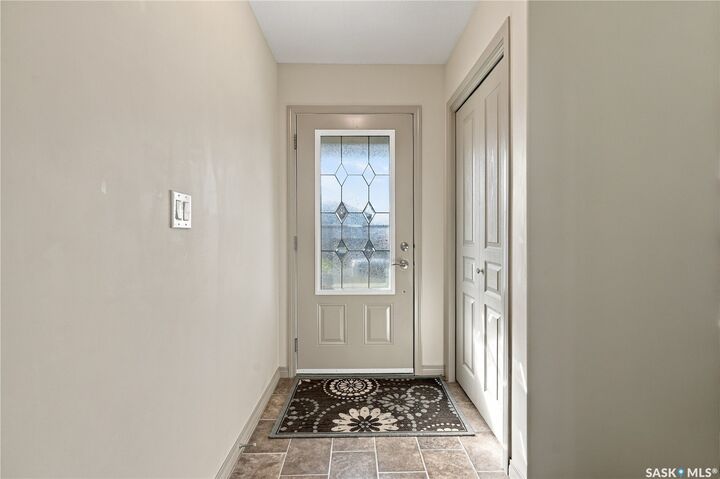 Property Photo:  927 Glenview Cove  SK S0K 0A2 