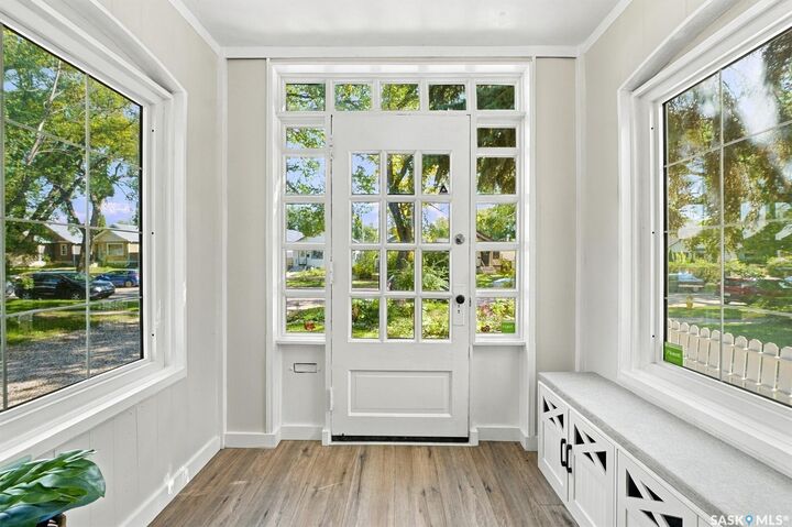 Property Photo:  1121 B Avenue N  SK S7L 1G2 