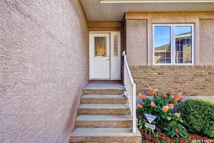 Property Photo:  2219 Gardiner Place  SK S4V 1G4 