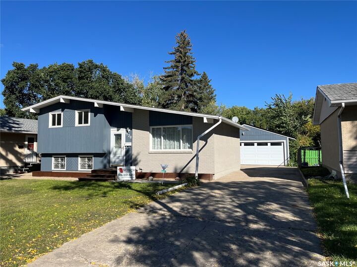 Property Photo:  1928 Dewdney Avenue E East  SK S4N 4C8 