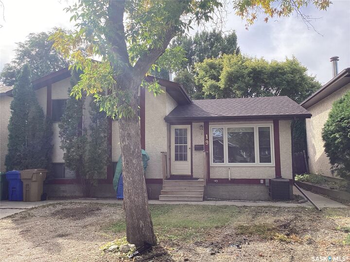 Property Photo:  19 Newstead Avenue  SK S4X 1H1 