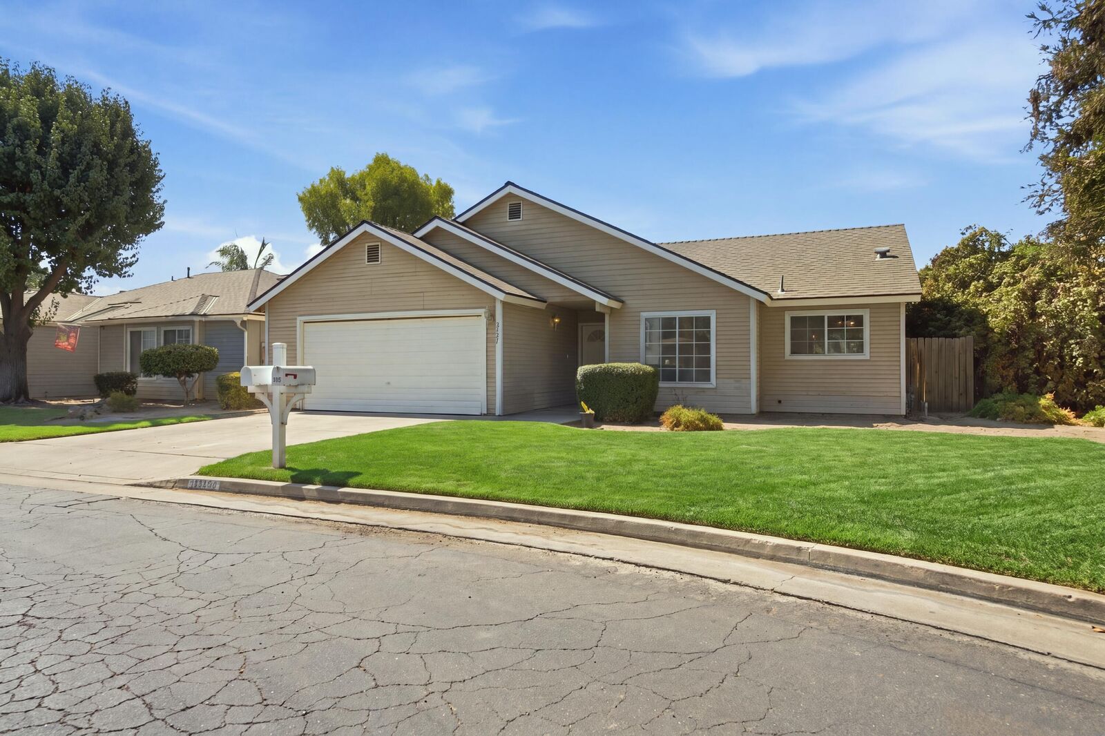 Property Photo: 2447 N Michael Street CA 93292