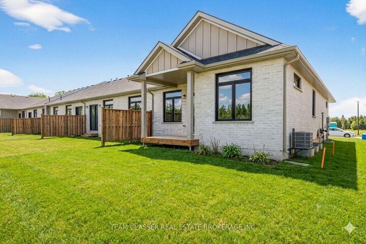 Property Photo:  32 Dearing Drive  ON N0M 1T0 