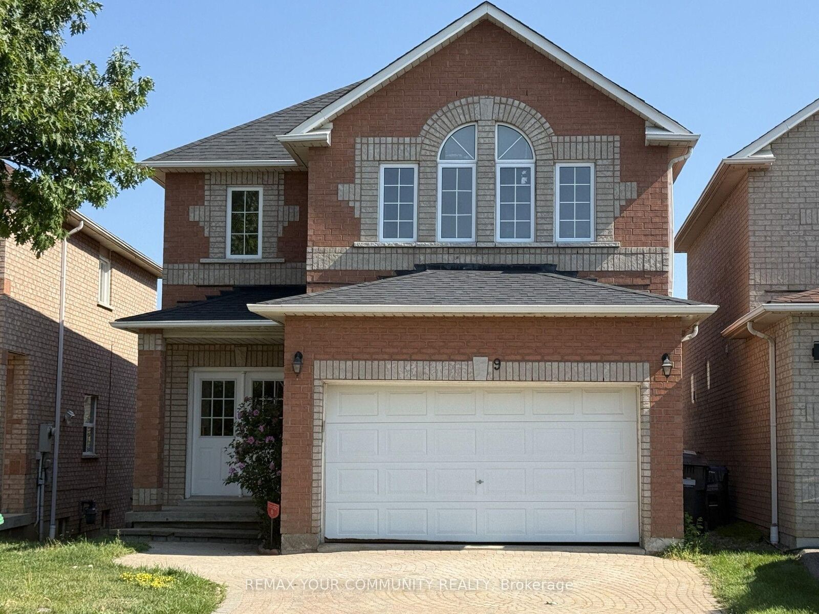 Property Photo:  530 Driftcurrent Drive 9  ON L4Z 4G2 