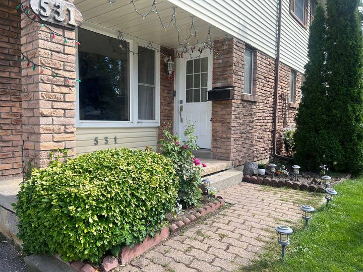 Property Photo:  531 Camelot Drive  ON L1K 1K3 