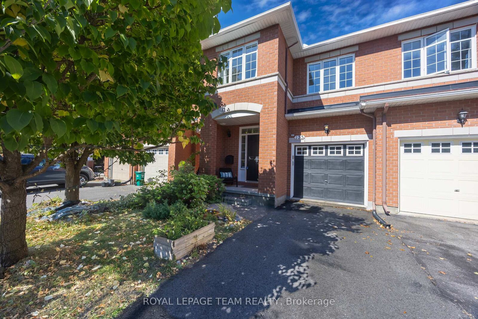 Property Photo: 135 Gatespark Private ON K2T 1L1