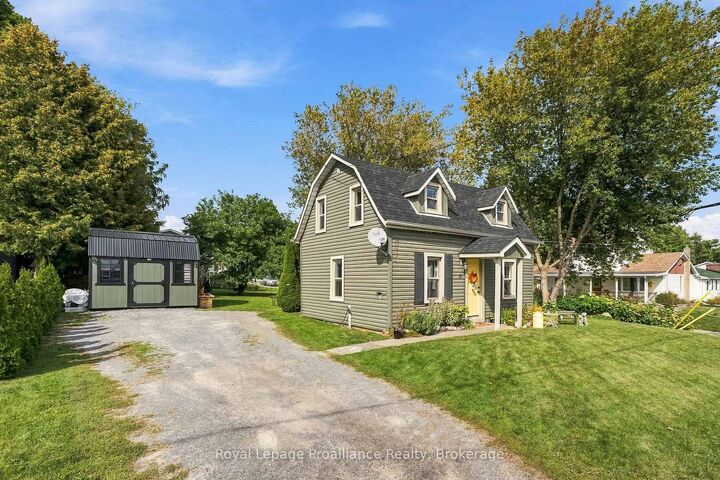 Property Photo:  12 Singleton Street  ON K0K 1H0 