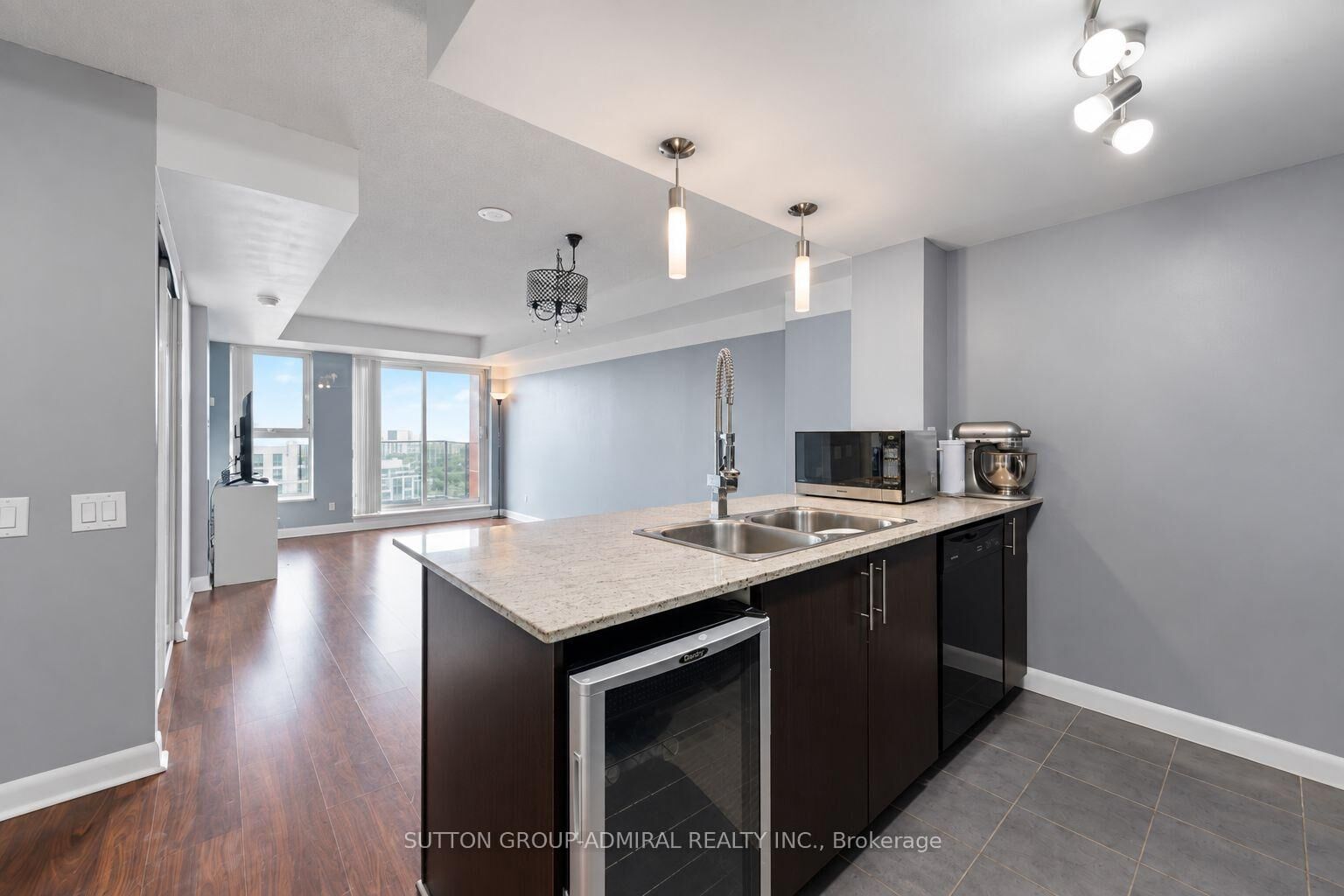 Property Photo:  25 Town Centre Court 3203  ON M1P 0B4 