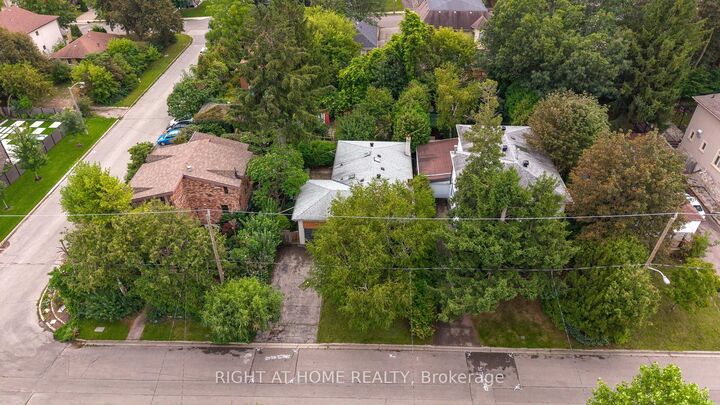 Property Photo:  99 Elmhurst Avenue  ON M2N 1R7 