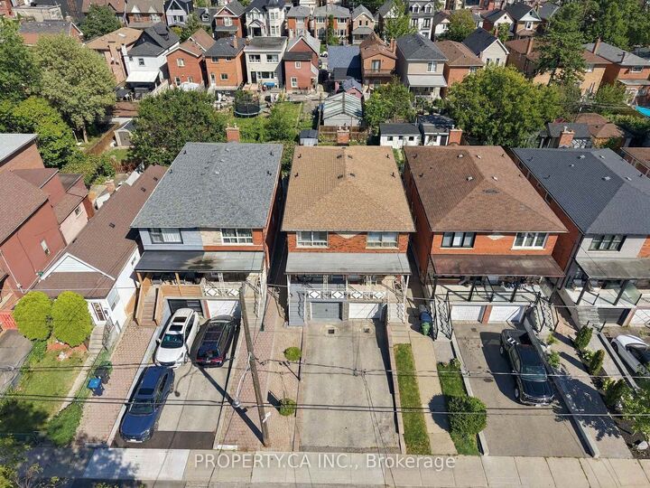 Property Photo:  581A Delaware Avenue  ON M6H 2V3 