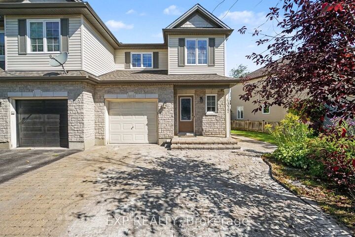 Property Photo:  4077 Kelly Farm Drive  ON K1T 4J3 