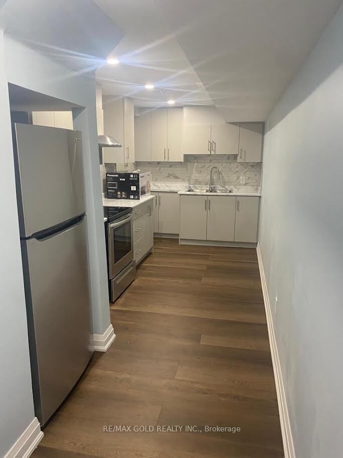 Property Photo:  172 Golden Springs Drive Lower  ON L7A 4N4 