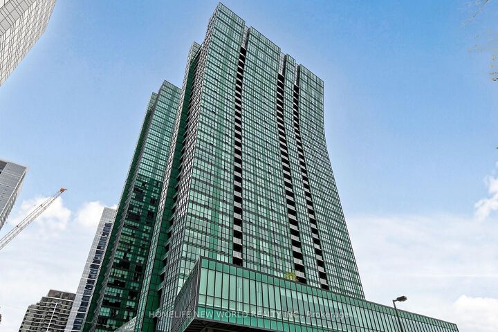 Property Photo: 11 Bogert Avenue 902 ON M2N 0H4