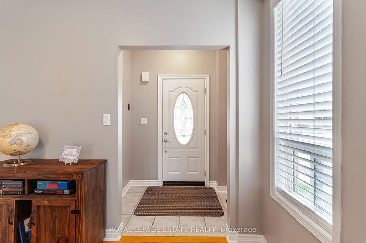 Property Photo:  9 Brookstone Court  ON L7C 1C7 