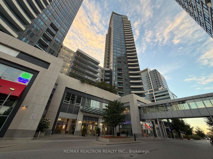 Property Photo: 7171 Yonge Street 1703 ON L3T 0C5