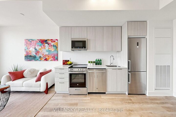 Property Photo: 185 Deerfield Road 407 ON L3Y 0G7