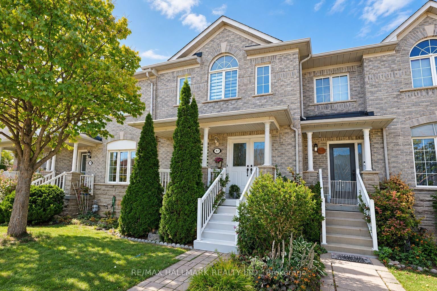 Property Photo:  97 Benjamin Hood Crescent  ON L4K 5M6 