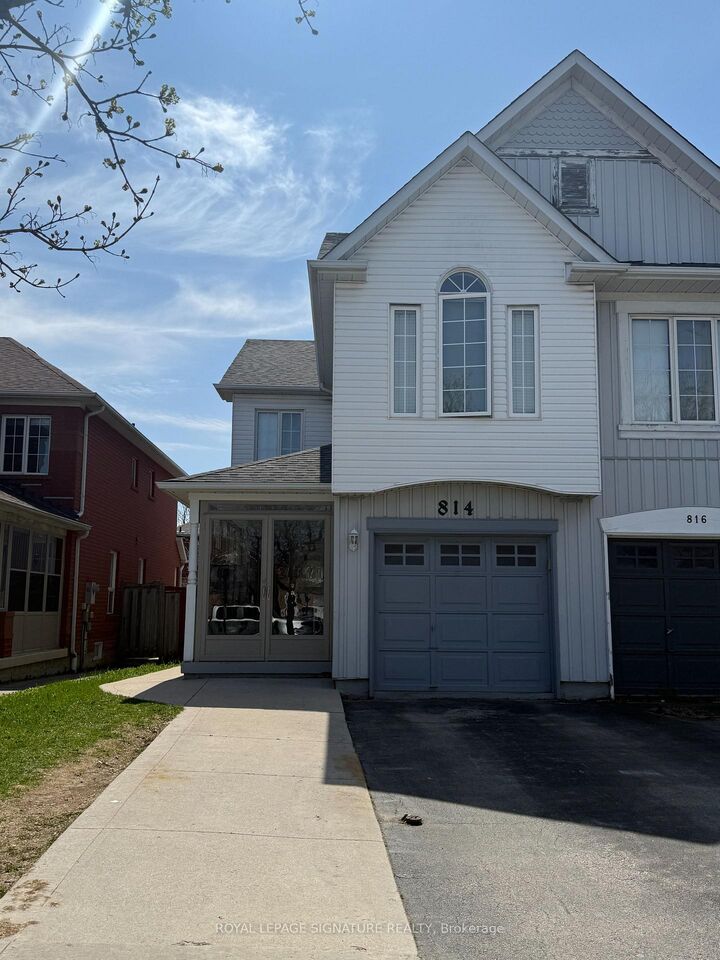 Property Photo:  814 Golden Farmer Way  ON L5W 1A7 