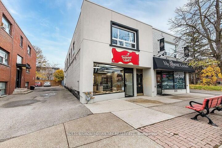 Property Photo:  314 Lakeshore Road E Upper Apt #2  ON L5G 1H4 