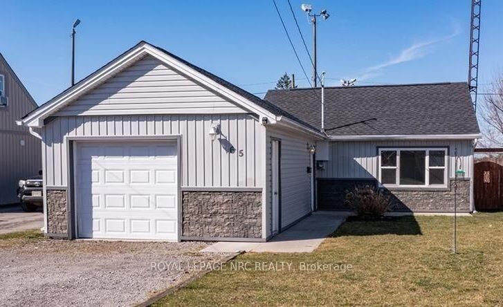 Property Photo:  65 Oakwood Street  ON L3K 5G1 