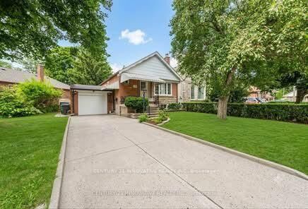 Property Photo: 240 Parkview Hill Crescent Main ON M4B 1S3