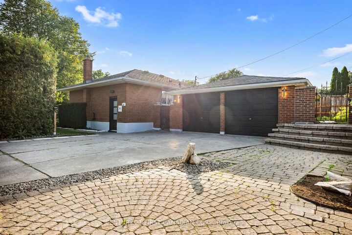 Property Photo:  38 Silverdale Crescent  ON N5Z 4A6 