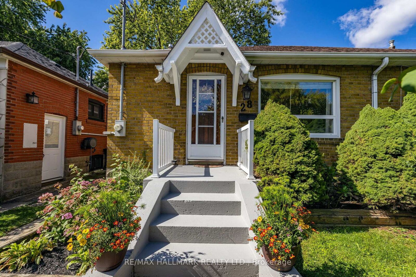 Property Photo:  28 Thora Avenue  ON M1L 2P9 