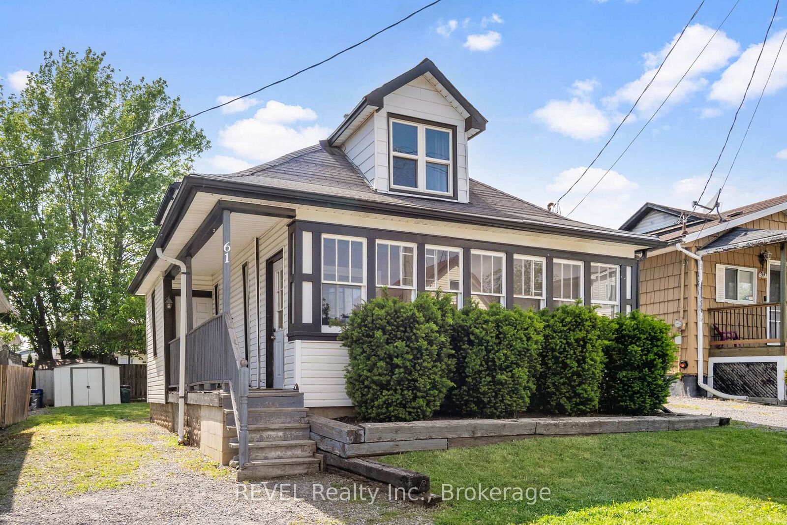 Property Photo:  61 Patricia Street  ON L2V 3V9 