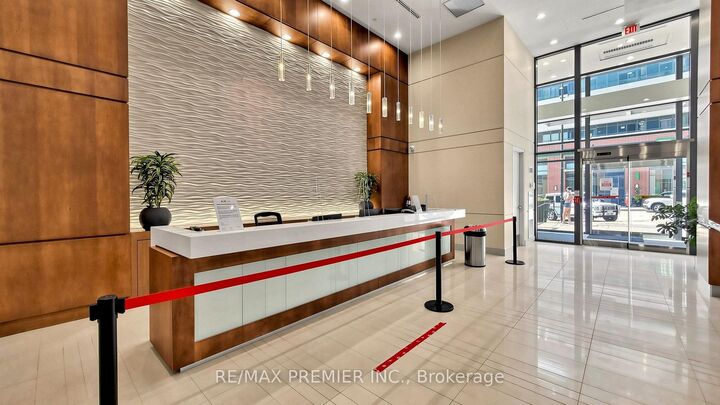 Property Photo: 2200 Lake Shore Boulevard W 4706 ON M8V 1A4