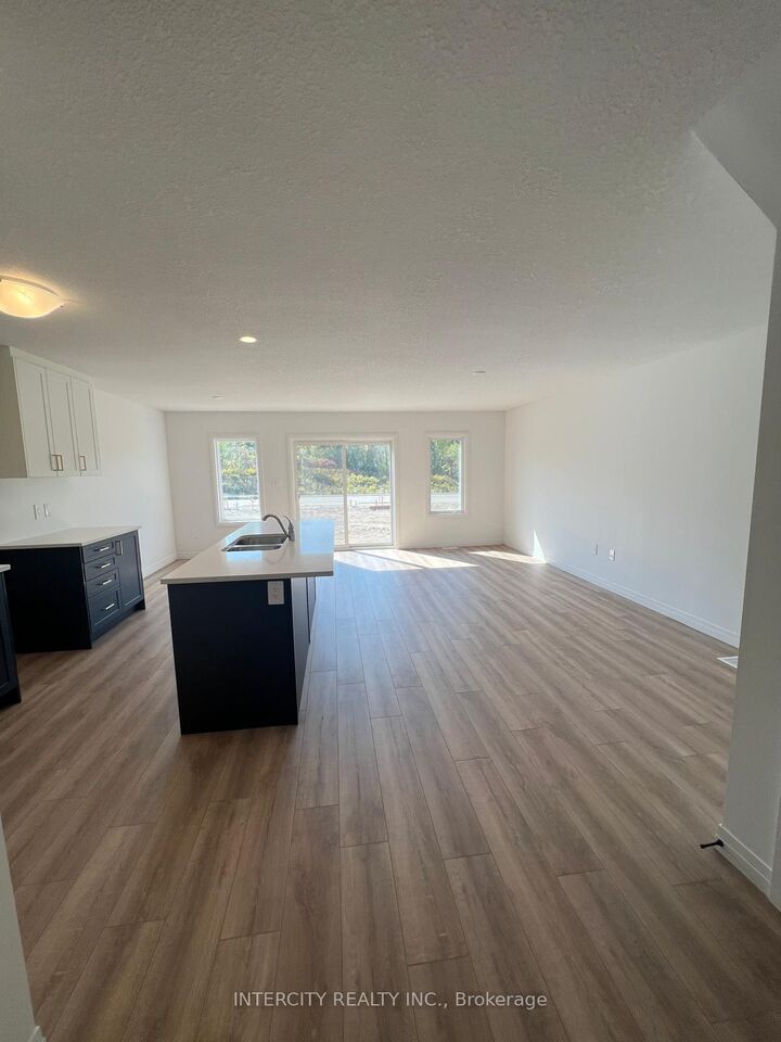 Property Photo: 81 Queensbrook Crescent ON N1R 5S3