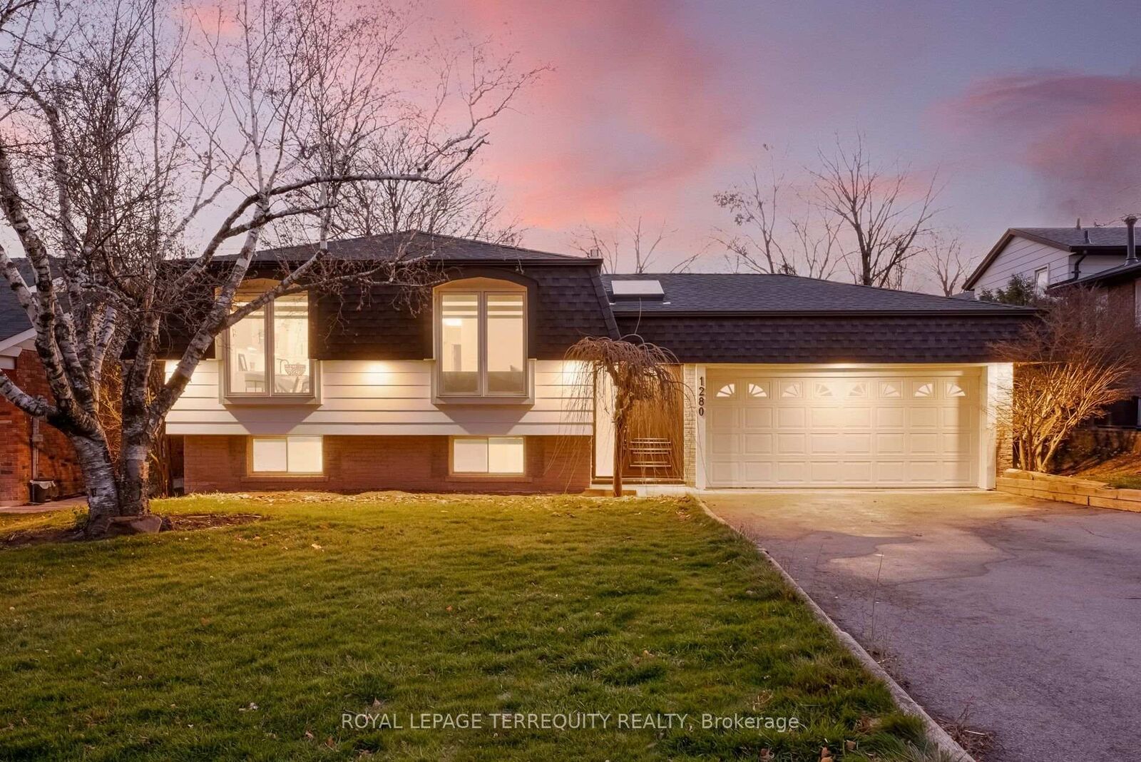Property Photo:  1280 Hart Crescent  ON L6H 2M5 