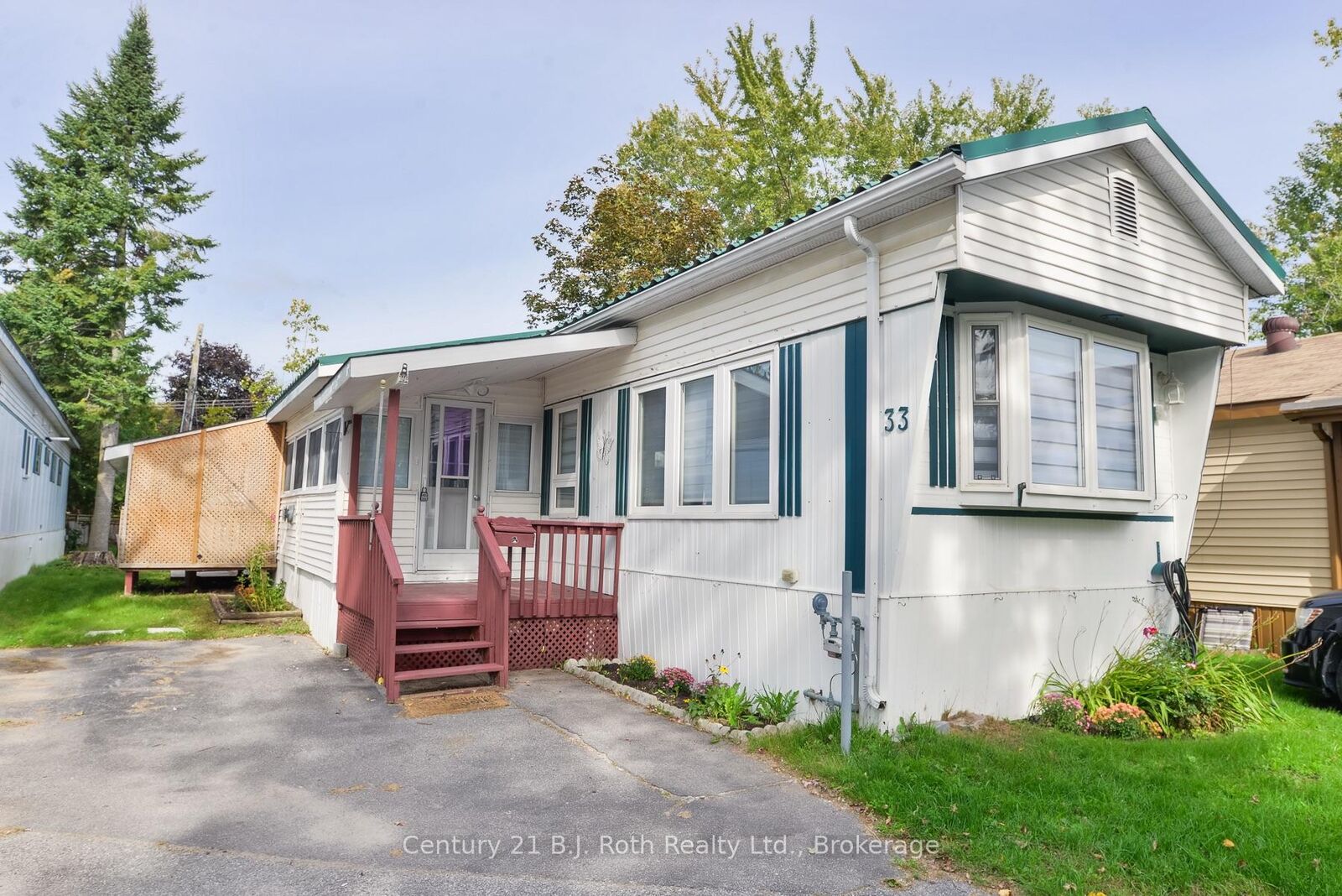 Property Photo:  580 West Street S 33  ON L3V 6L8 