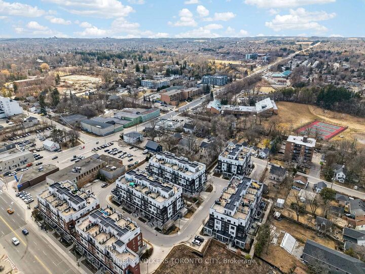 Property Photo:  300 Alex Gardner Circle 42  ON L4G 3G5 