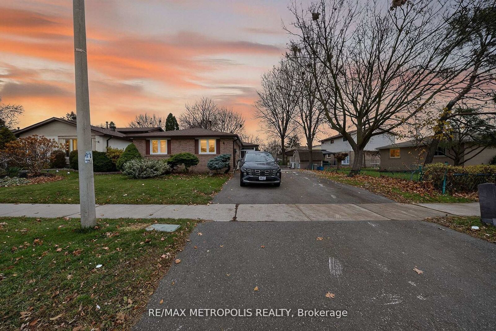 Property Photo:  6 Madoc Drive Bsmt  ON L6V 1Z9 