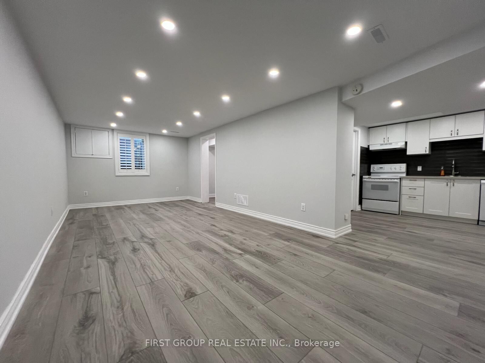 Property Photo:  126 Thicketwood Boulevard  ON L4A 4S6 