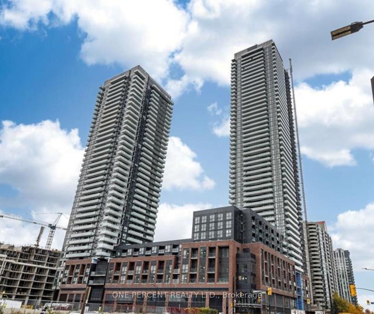 Property Photo: 4130 Parkside Village Drive 1011 ON L5B 0L7