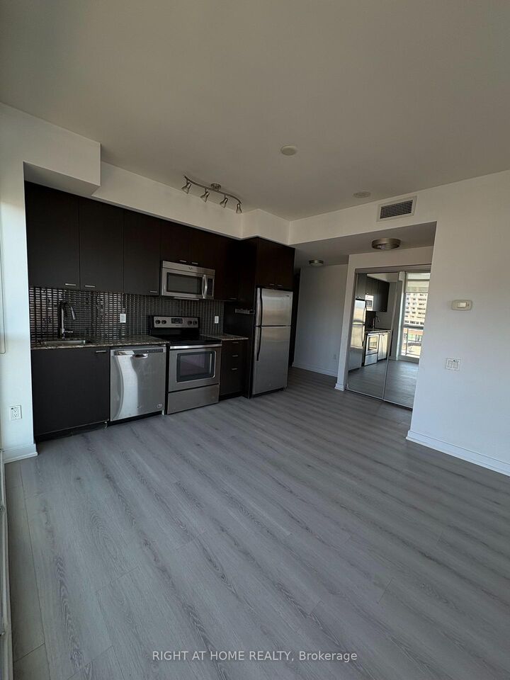 Property Photo:  78 Tecumseth Street 1609  ON M5V 0A9 