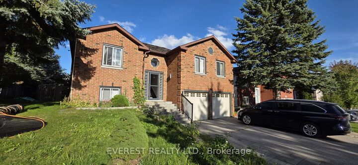 Property Photo:  88 Shakespeare Crescent  ON L4N 6B9 