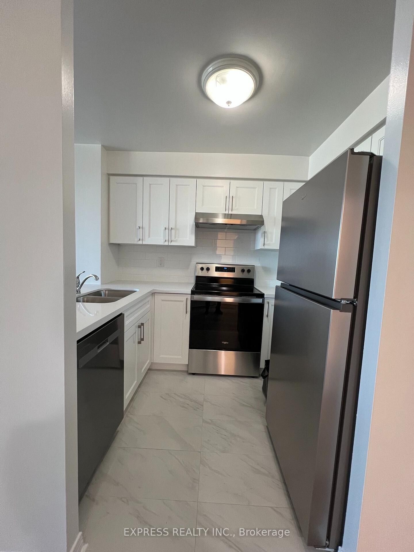 Property Photo:  942 Yonge Street 1214  ON M4W 3S8 