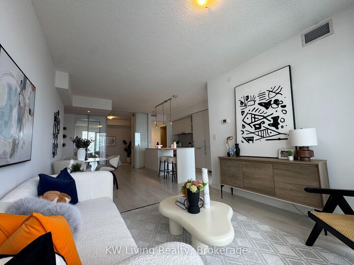 Property Photo:  100 Harbour Street 5006  ON M5J 0B5 