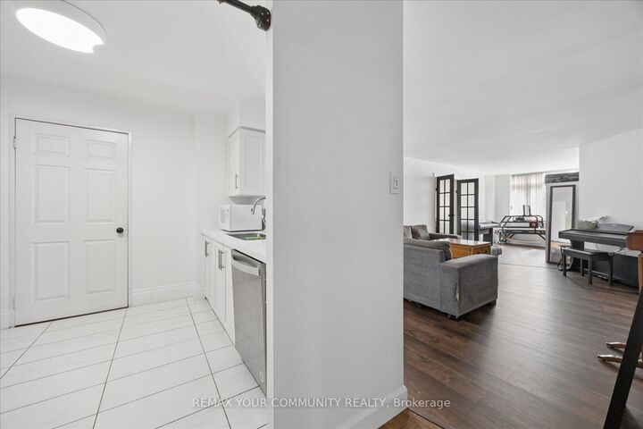 Property Photo: 70 Mill Street 706 ON M5A 4R1
