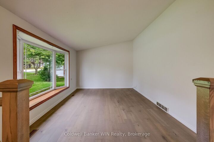 Property Photo: 456 Queen Street W ON N0G 2L3