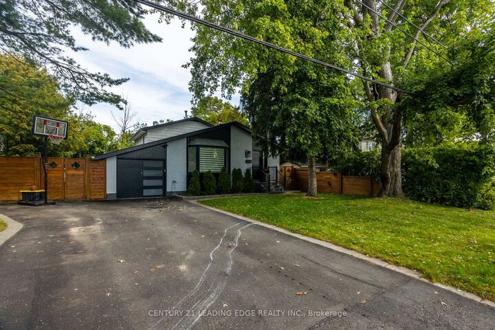 Property Photo:  912 Vistula Drive  ON L1W 2L5 