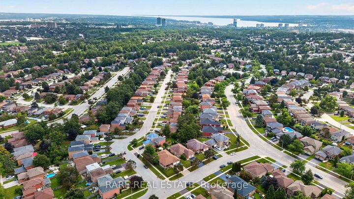 Property Photo:  7 Longman Drive  ON L4N 7E5 