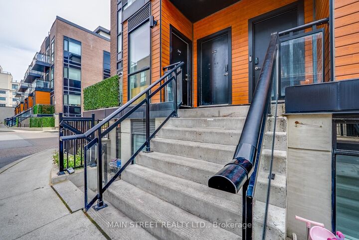 Property Photo:  5299 Highway 7 Street 702  ON L4L 7L9 