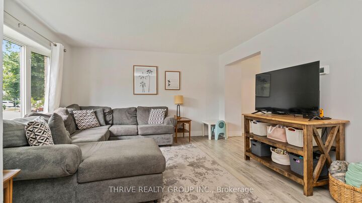 Property Photo:  83 Scotchmere Crescent  ON N6E 1Z9 