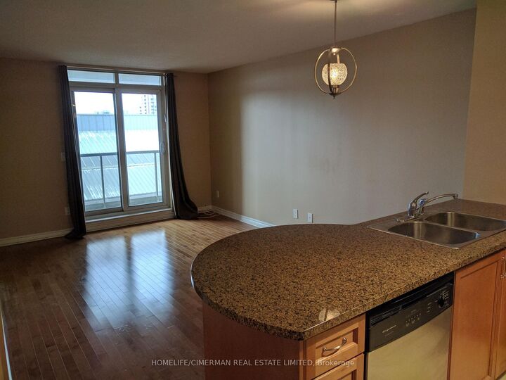 Property Photo:  18 Kenaston Gardens 403  ON M2K 1G8 